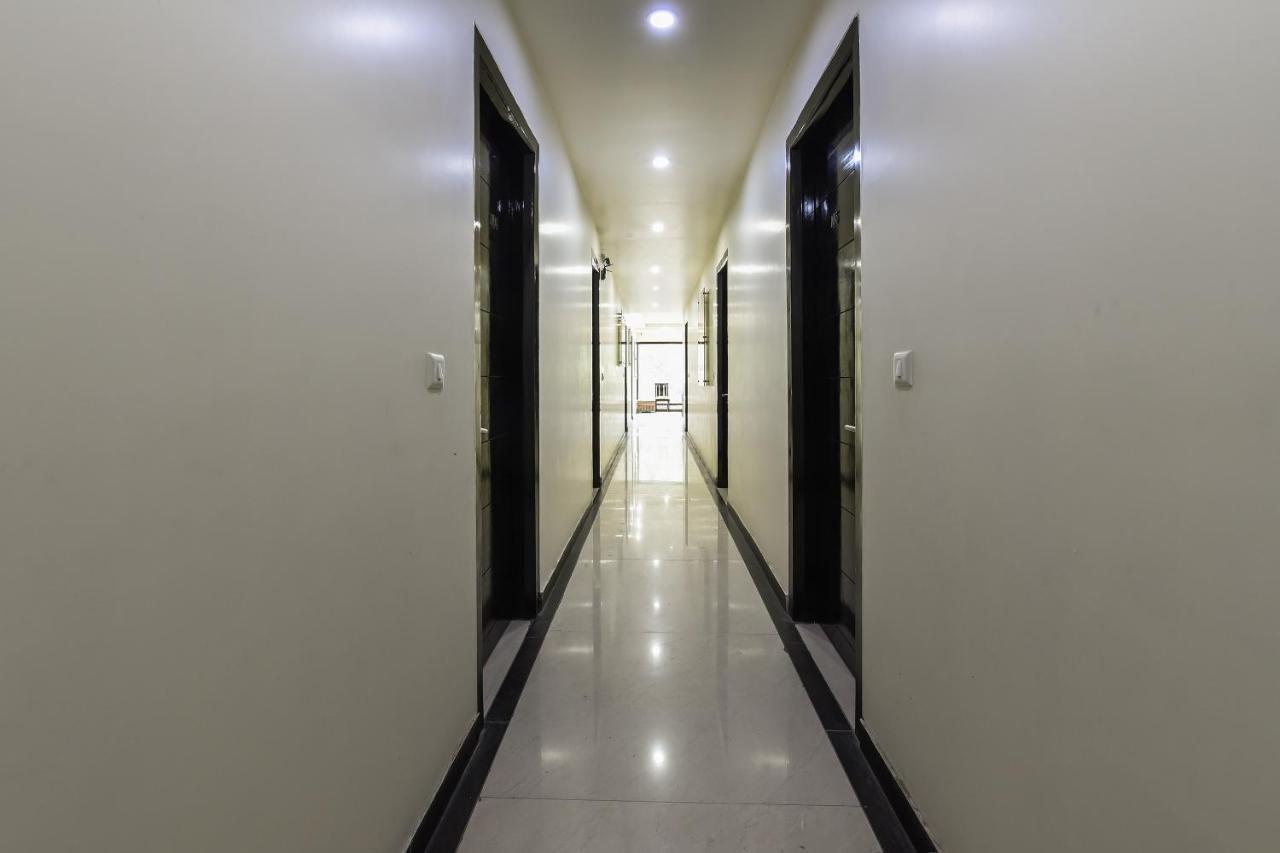Oyo Flagship 18940 Hotel Swathi New Delhi Ngoại thất bức ảnh